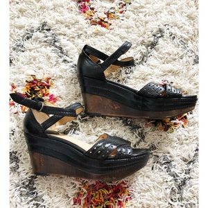 Frye Carlie Perf - size 9.5